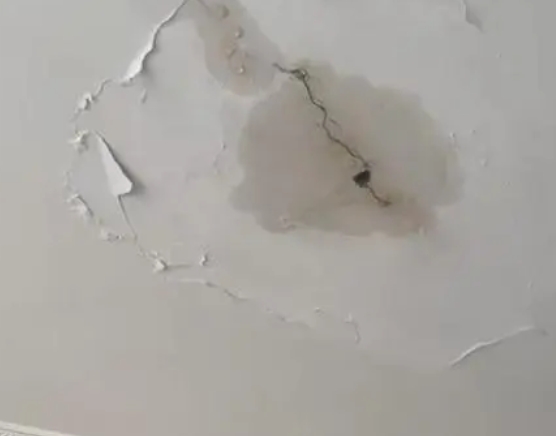 东台阳台漏水维修公司分享下屋面防水工程质量问题原因分析